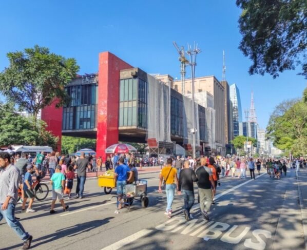 O MASP é famoso por suas coleções de arte e arquitetura suspensa (Imagem: Alison Nunes Calazans