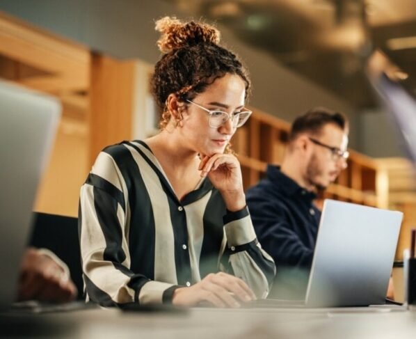 O aprendizado contínuo aumenta as chances no mercado de trabalho (Imagem: Gorodenk