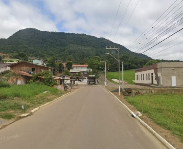 Vítima foi atacada enquanto dormia em Rio do Sul (Foto: Google Maps, Reprodução)