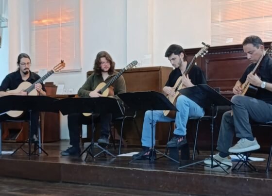 Camerata de Violões da Furb encanta público no Museu da Música