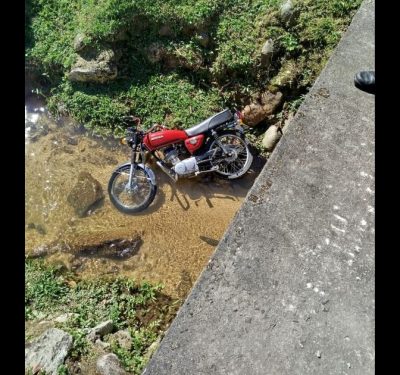 Motociclista cai de ponte no bairro São Pedro, em Guabiruba