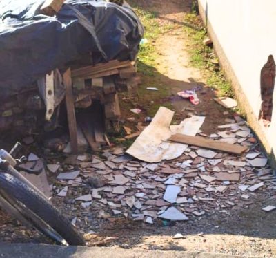 Motociclista sofre corte profundo no rosto após colisão contra muro